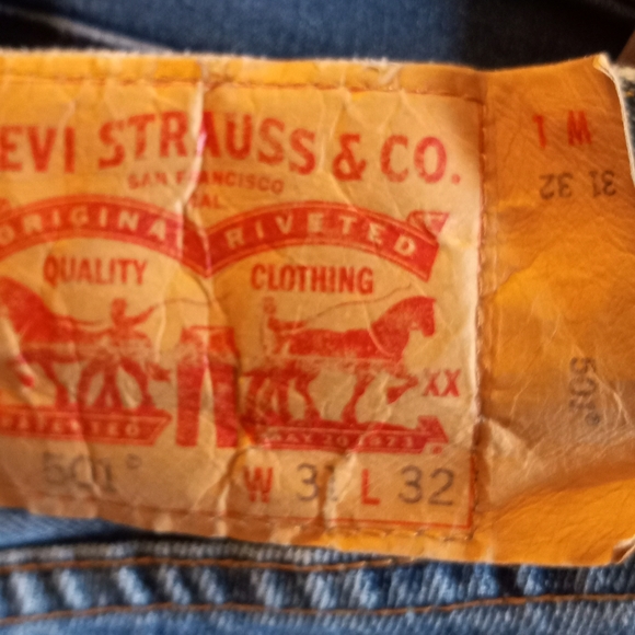 Levi 501 Button-Fly Jeans - Picture 6 of 11